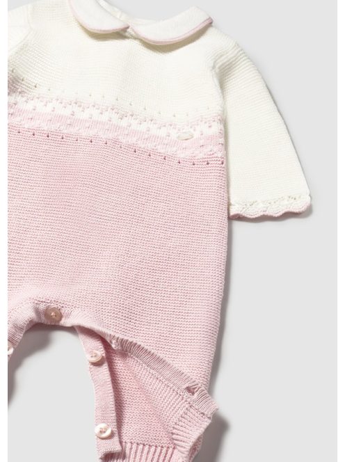 Gyönyörűen kidolgozott newborn kötött rugdalózó