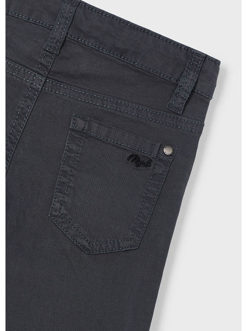 Mayoral, vékony, szürke, slim fit nadrág.