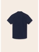 Tini fiú sötétkék ing.